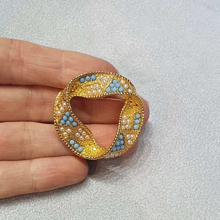 Vintage turquoise and pearl ribbon circle brooch