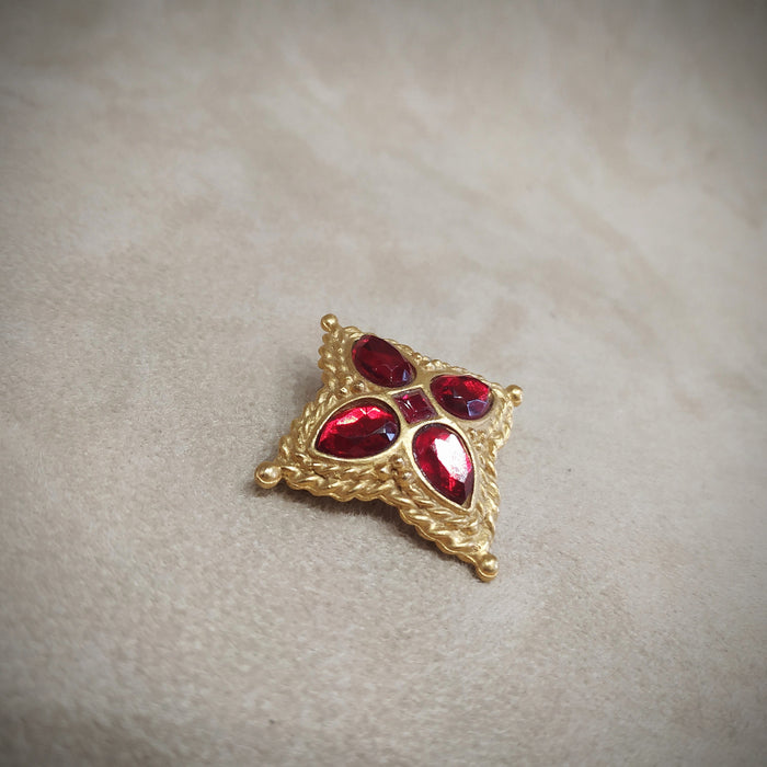 Red star cross Brooch by Rima Ariss Gold - The Hirst Collection