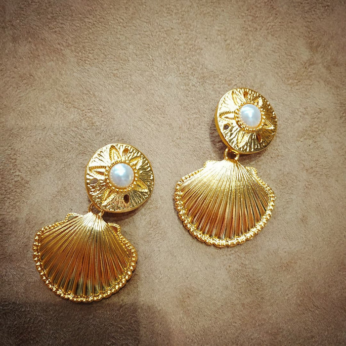 Kenneth Jay Lane Golden Shell Star of the Sea Clip on Earrings - The Hirst Collection