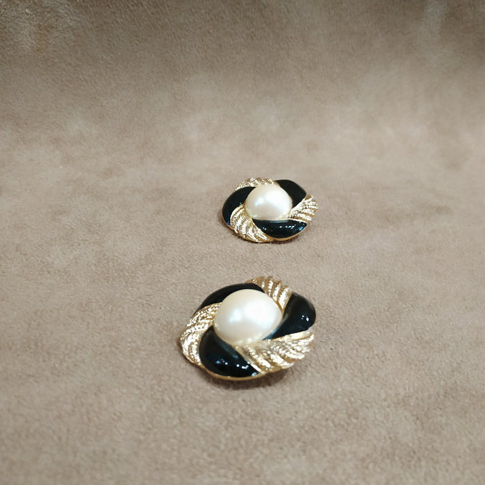 Vintage black enamel pearl Earrings