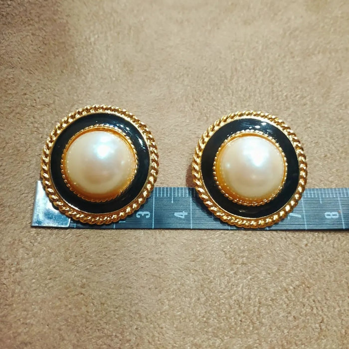 Vintage Gold Round Pearl Black Enamel Ropey Rim Earrings Clip On
