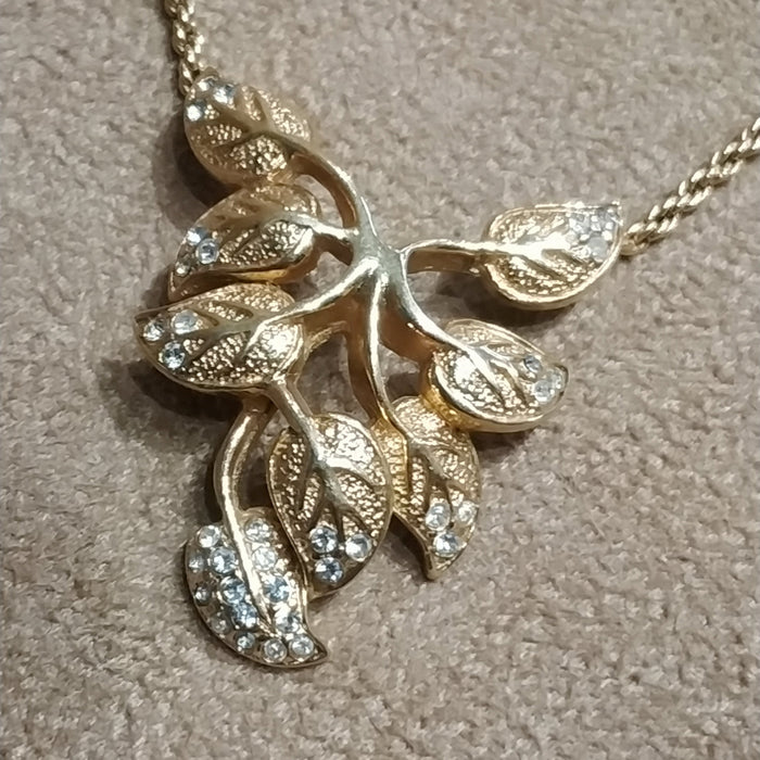 Christian Dior vintage leafy pendant Necklace