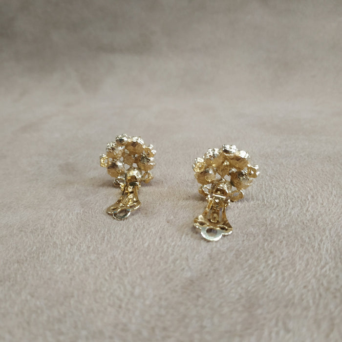 Vintage small pearl floral filigree clip on earrings