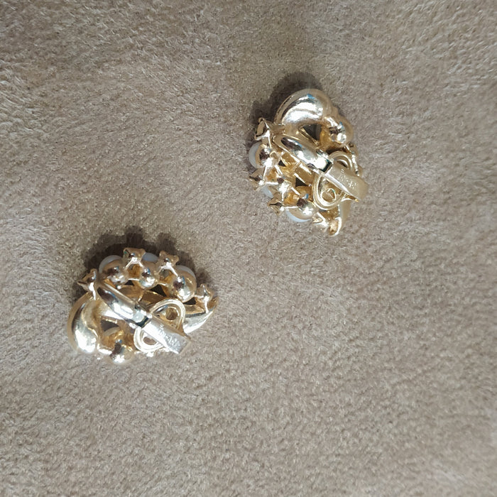 Trifari Golden Crystal Pearl Leafy Bridal Vintage Earrings 002