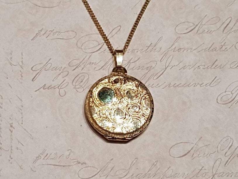 Vintage Large Gold Locket Round Gold Plated - The Hirst Collection