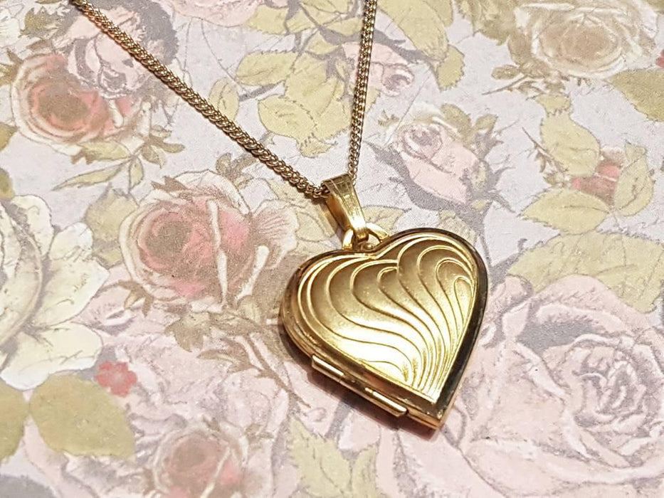 Grooved Heart Locket in Gold - The Hirst Collection