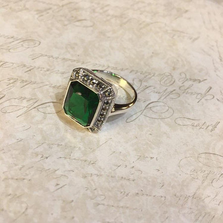 Emerald Green Queen Solitaire Ring - The Hirst Collection