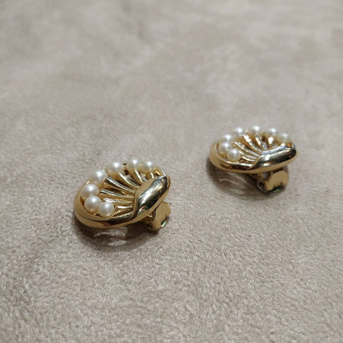 Trifari Vintage Pearl Earrings Clip On  Gold - The Hirst Collection