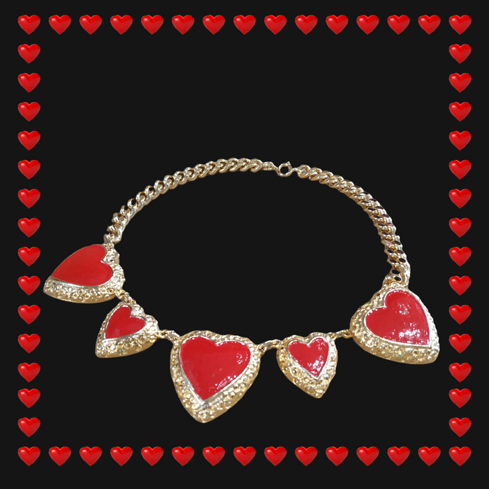 Red heart enamel fun vintage  necklace