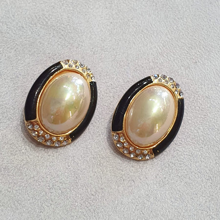 Vintage Pearl and black Gold Clip On earrings - The Hirst Collection