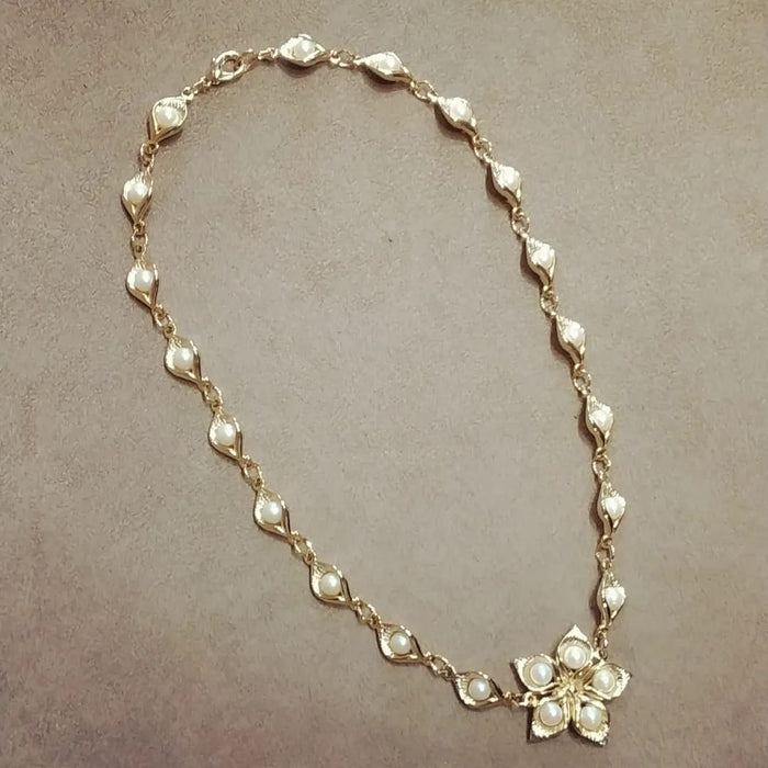 Vintage Cala Lily Floral Statement Necklace