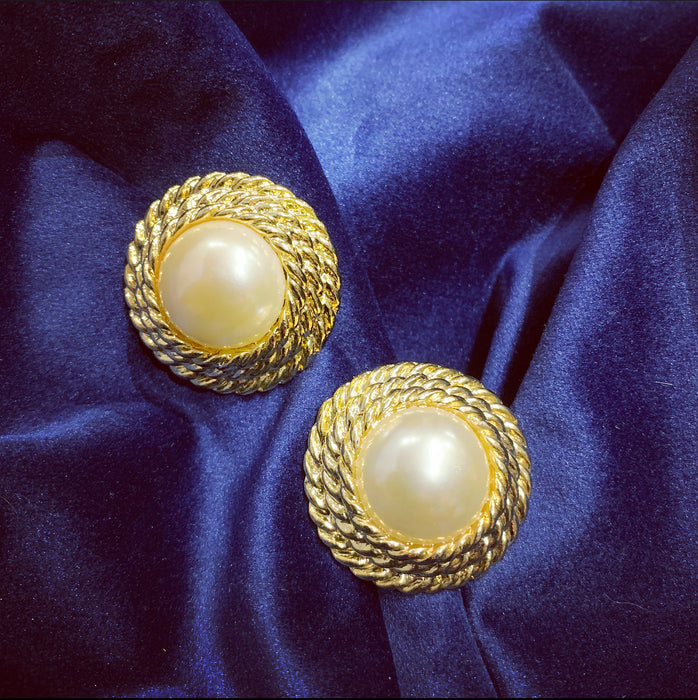 Vintage Gold Rope trim Pearl Earrings Clip On