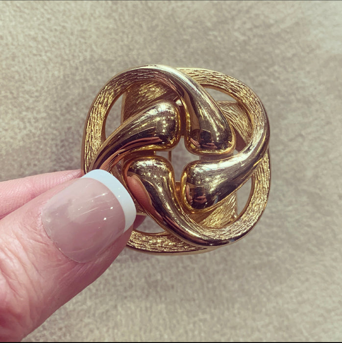 Swirly Fluid design Golden Vintage Brooch by Grosse Germany 1973 - The Hirst Collection