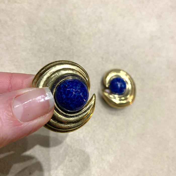 Ciner Gold / Lapis blue vintage clip on earrings - The Hirst Collection