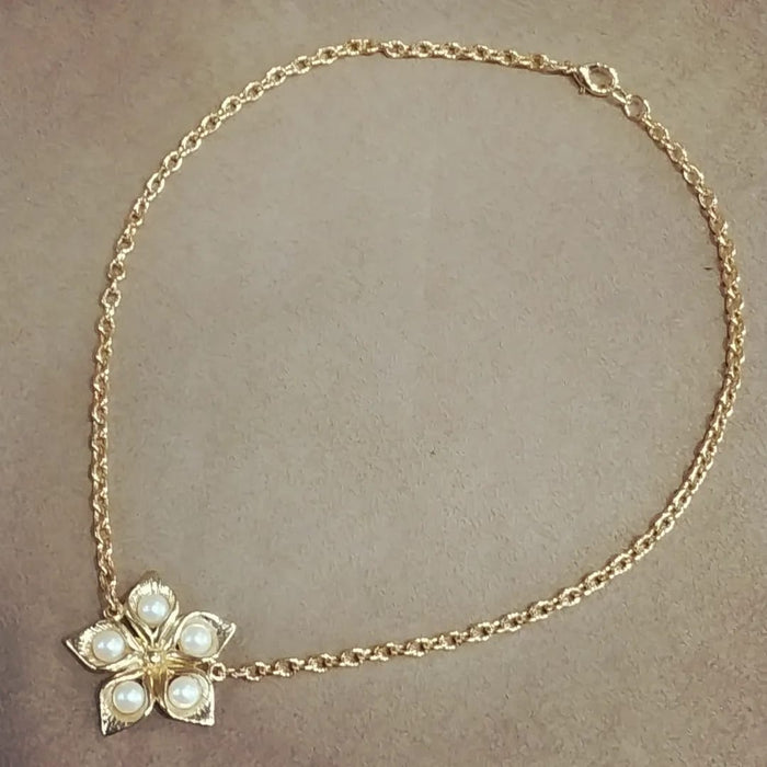 Vintage Cala Lily Floral pendant Necklace