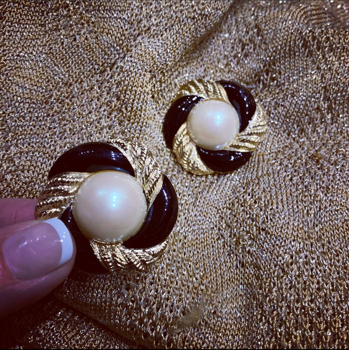 Vintage black enamel pearl Earrings