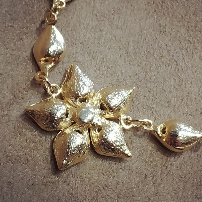 Vintage Cala Lily Floral Statement Necklace