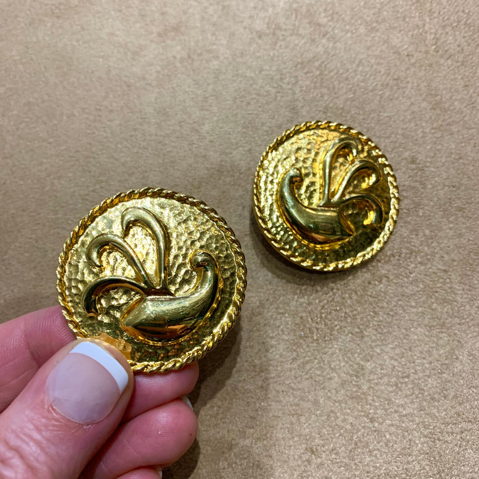 Alexis Kirk Vintage Gold Round Clip on Earrings - The Hirst Collection