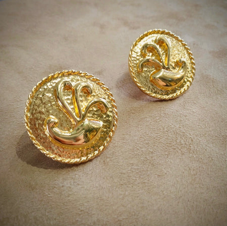 Alexis Kirk Vintage Gold Round Clip on Earrings - The Hirst Collection