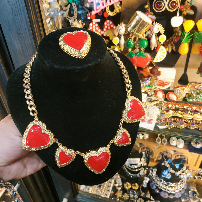 Red heart enamel fun vintage  necklace