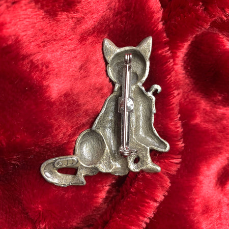 Christmas Cat brooch with stocking by JJ - The Hirst Collection