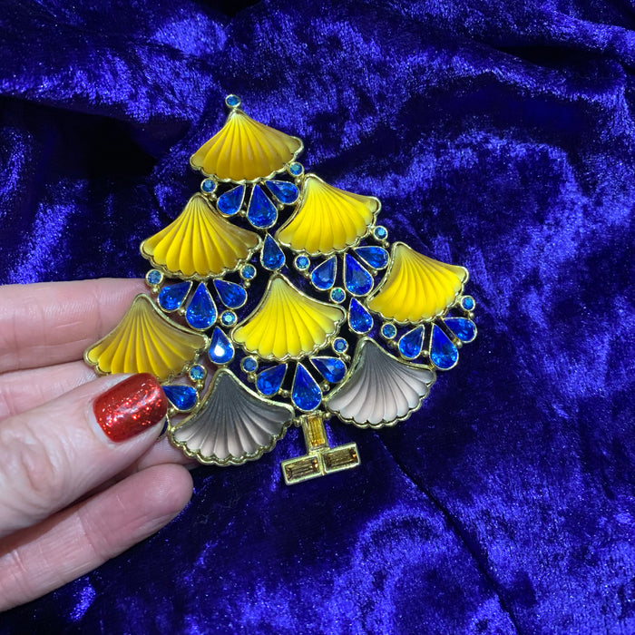 Cristobal large Christmas Tree Brooch in yellow